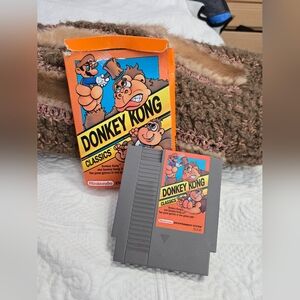 Donkey Kong Classics Nintendo NES Box  & game Authentic